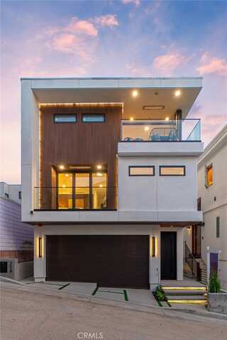 214 El Porto Street, Manhattan Beach, CA 90266