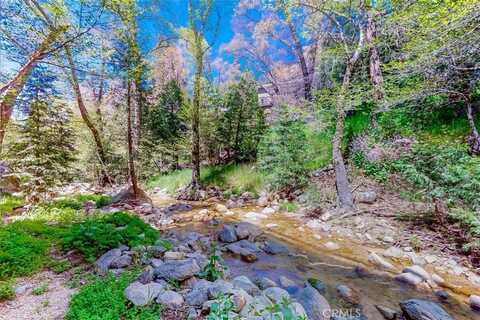 24700 Valle Drive, Crestline, CA 92325