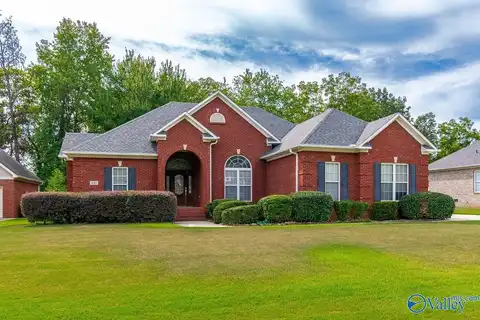 136 Hedgestone Drive, Huntsville, AL 35806