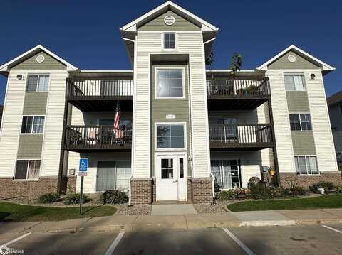 6430 Creekside Drive NE, Cedar Rapids, IA 52402