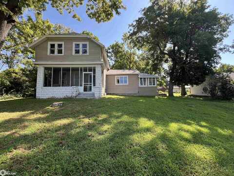 860 5th Street N, Hamilton, IL 62341