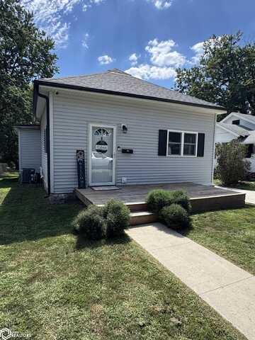 302 W Seneca Street, Creston, IA 50801