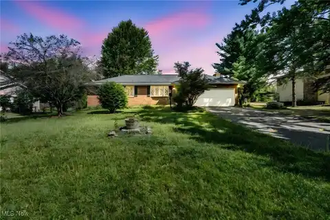 8001 Cheryl Lane NW, Massillon, OH 44646
