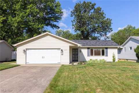 5204 7 Pines Drive, Lorain, OH 44053