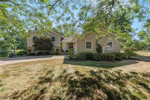 11558 Lela Avenue NW, Uniontown, OH 44685