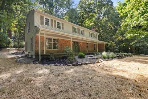 1386 Briarhill Drive, Akron, OH 44333