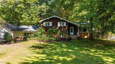 2981 Hemlock Drive, Willoughby Hills, OH 44094