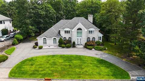 99 Eileen Drive, Cedar Grove, NJ 07009