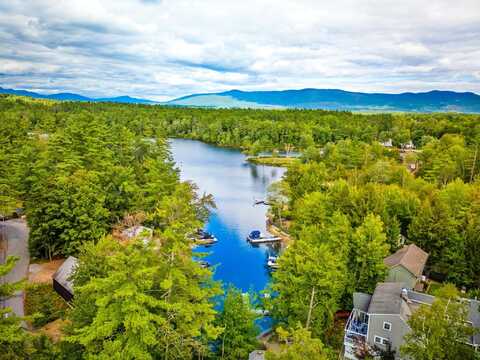 203 Krainewood Drive, Moultonborough, NH 03254