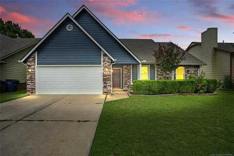 9203 E 96th Street S, Tulsa, OK 74133