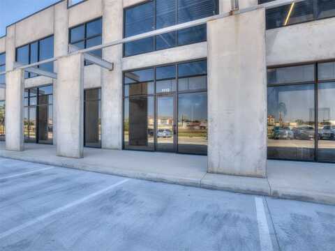 1600 N Interstate Highway 35 (I35 Service Rd) Road, Moore, OK 73160