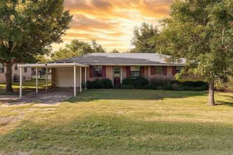724 E Main Street, Pilot Point, TX 76258