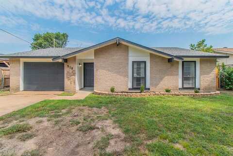 518 Campfire Drive, Grand Prairie, TX 75052