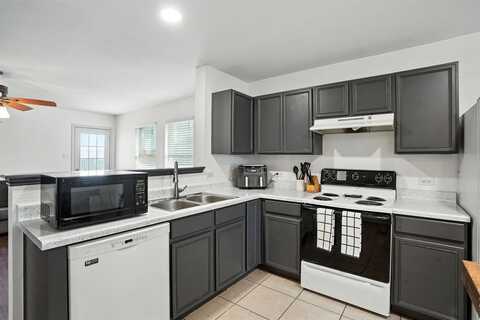 321 Quail Crossing Drive, Sanger, TX 76266
