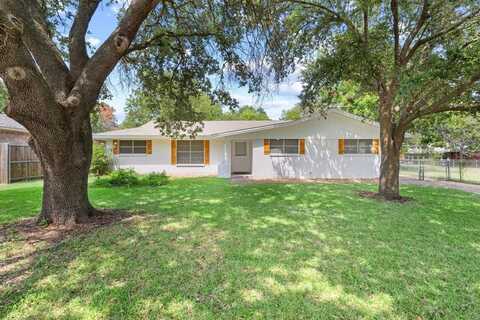 405 Vernon Castle Avenue, Benbrook, TX 76126