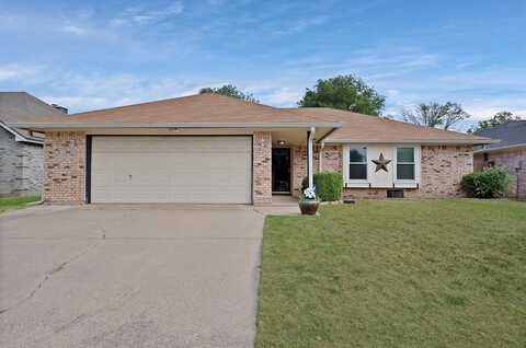 6221 Courtside Drive, Watauga, TX 76148