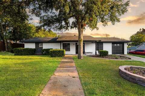 218 E 7th Street, Weatherford, TX 76086