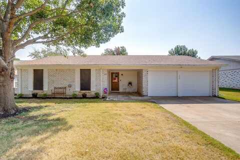 208 Matthew Drive, Crowley, TX 76036