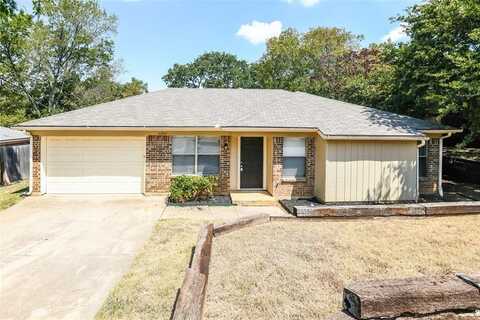 6407 Woods Edge Drive, Arlington, TX 76016