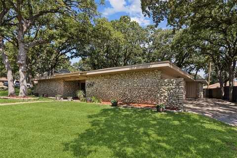 7267 Madeira Drive, Fort Worth, TX 76112