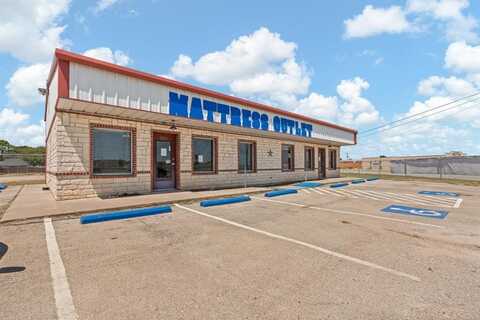 500 W Kilpatrick Street, Cleburne, TX 76033