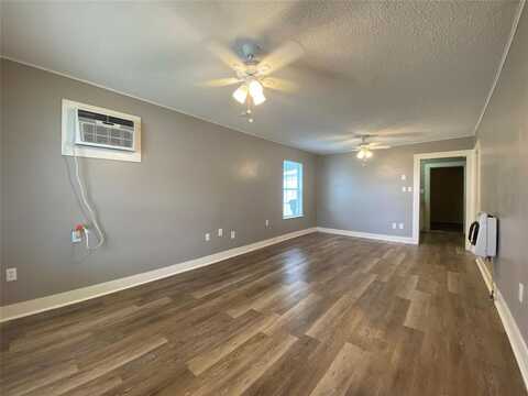 824 Karnes Street, Fort Worth, TX 76111