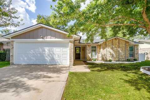 125 Cimarron Lane, Arlington, TX 76014