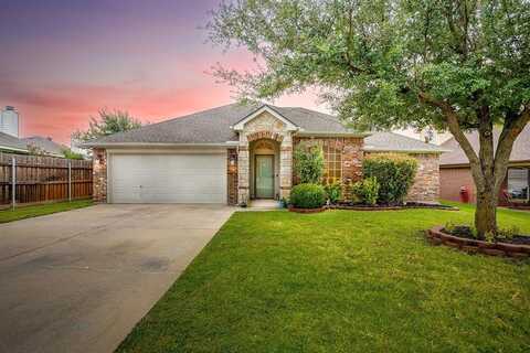 1120 Linden Drive, Burleson, TX 76028