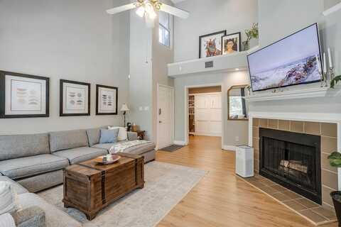 920 S Old Orchard Lane, Lewisville, TX 75067