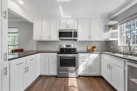 2901 Lake Shore Drive, Waco, TX 76708