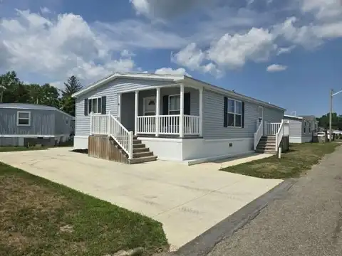 1411 Center Dr, Alden, NY 14004