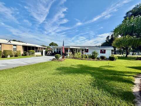 627 Hickory Hill, Lady Lake, FL 32159
