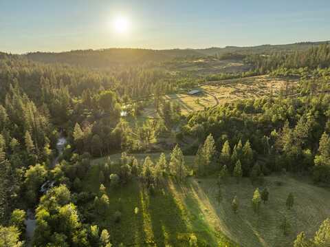 2871 Cobleigh Road, Eagle Point, OR 97524