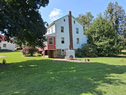 2550 Stoverstown Rd, Spring Grove, PA 17362