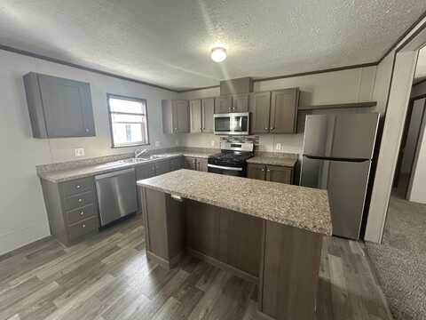 449 Montana, Belleville, MI 48111