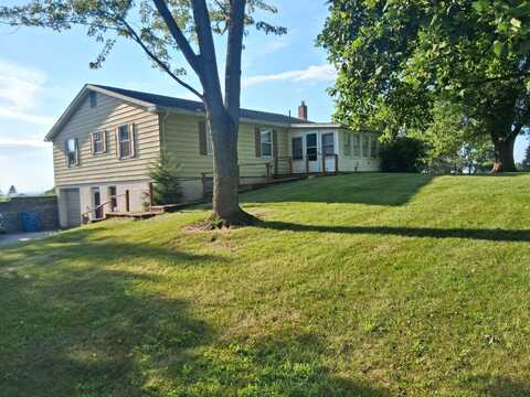 339 N. Schoolhouse Rd., Thomasville, PA 17364