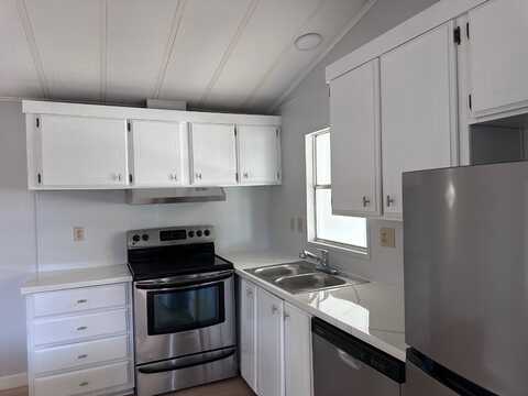 512 Avanti Way, Fort Myers, FL 33917