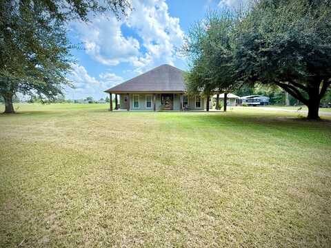 708 HWY 1182, Plaucheville, LA 71362