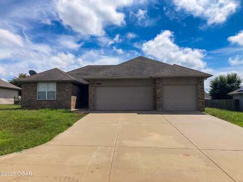 520 W 9th Street, Webb City, MO 64870