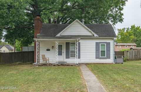 802 W 12th Street, Webb City, MO 64870