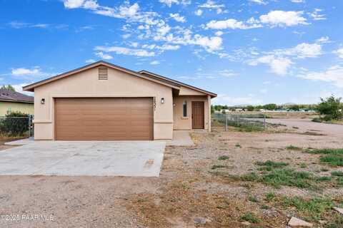 24351 N Diamond Head Avenue, Paulden, AZ 86334