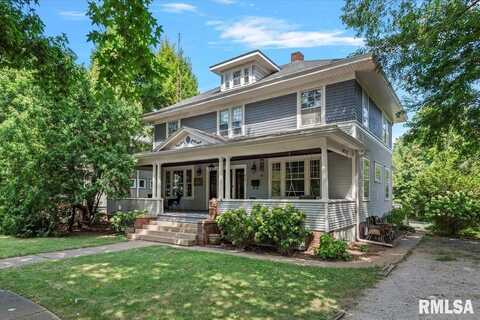 415 W JACKSON Street, Petersburg, IL 62675