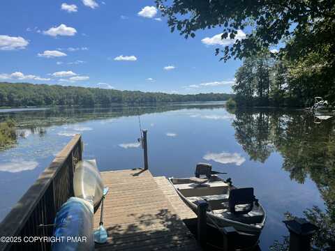 132 Lake Drive W, Gouldsboro, PA 18424