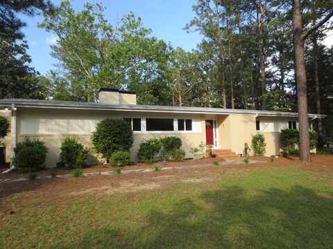 785 E Massachusetts Avenue, Southern Pines, NC 28387