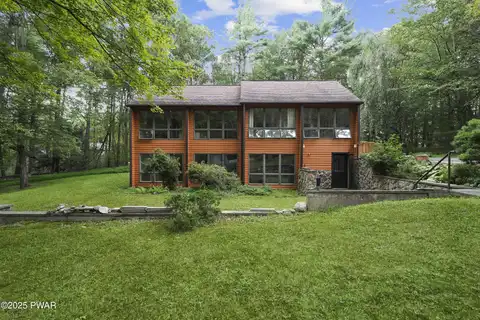 101 Meath Lane, Dingmans Ferry, PA 18328