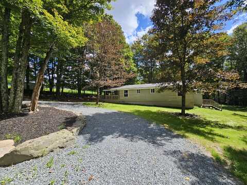 108 Scenic Lane, Greentown, PA 18426