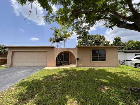 8637 WINDSOR DR, Miramar, FL 33025