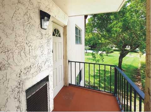 9420 S Hollybrook Lake Dr, Pembroke Pines, FL 33025