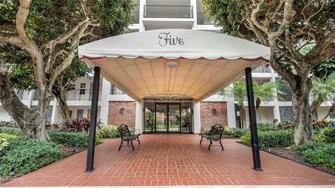 2950 N Palm Aire Dr, Pompano Beach, FL 33069