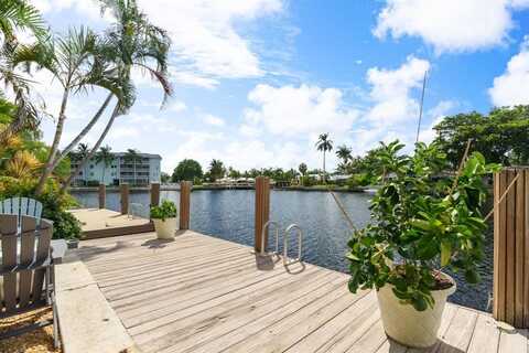 18 Middlesex Dr, Wilton Manors, FL 33305